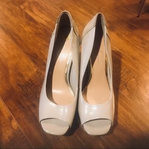 Jessica Simpson nude heels